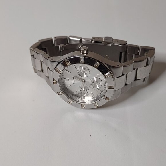 Very Nice 6 Inch Silver Tone Guess Watch - Picture 4 of 11